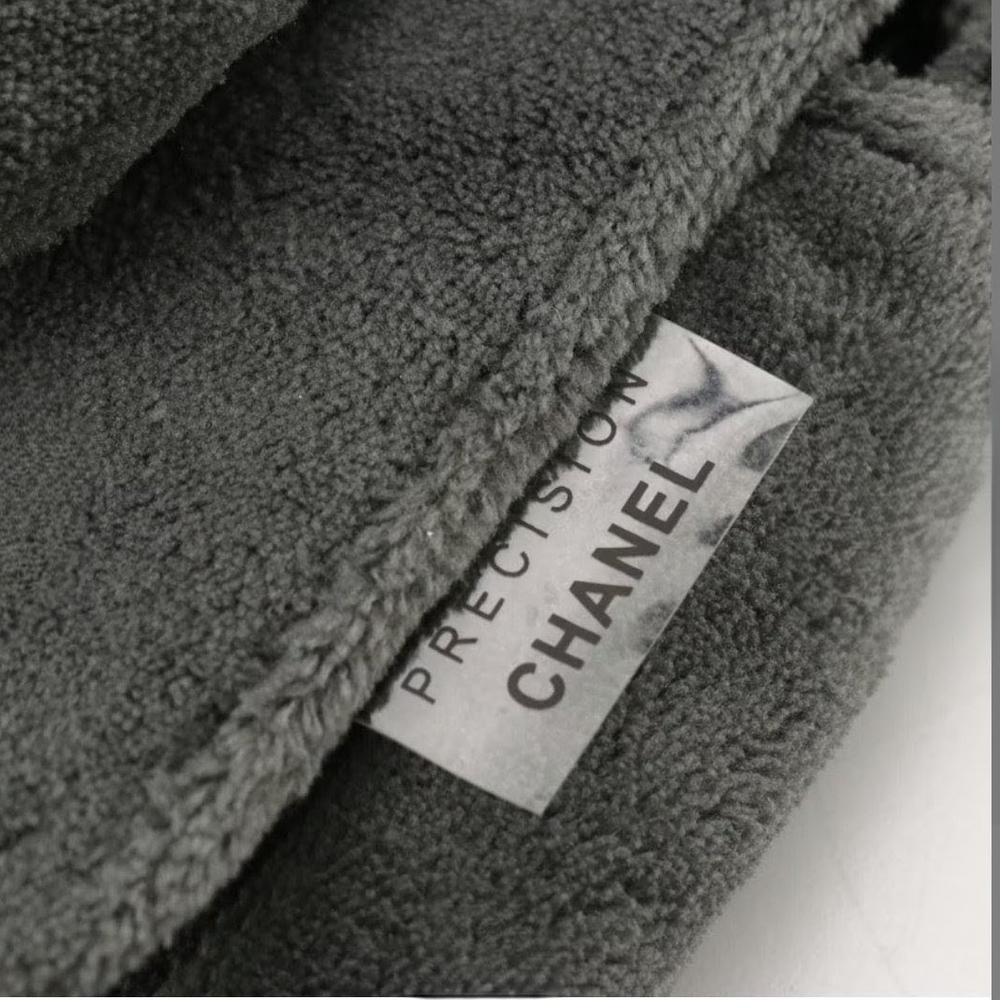 Chanel Makeup Precision Promotional Front Flap Crossbody Bag in Fuzzy Gray - Picture 4 of 4